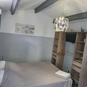 https://chambre-cosy-avec-terrasse.fr-provencehotel.com